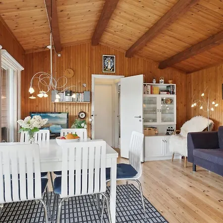Felicity - 250m From The Sea By Interhome *