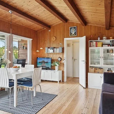 Felicity - 250m From The Sea By Interhome *